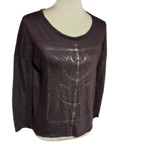 Knot sisters Beachy geometric long sleeve top